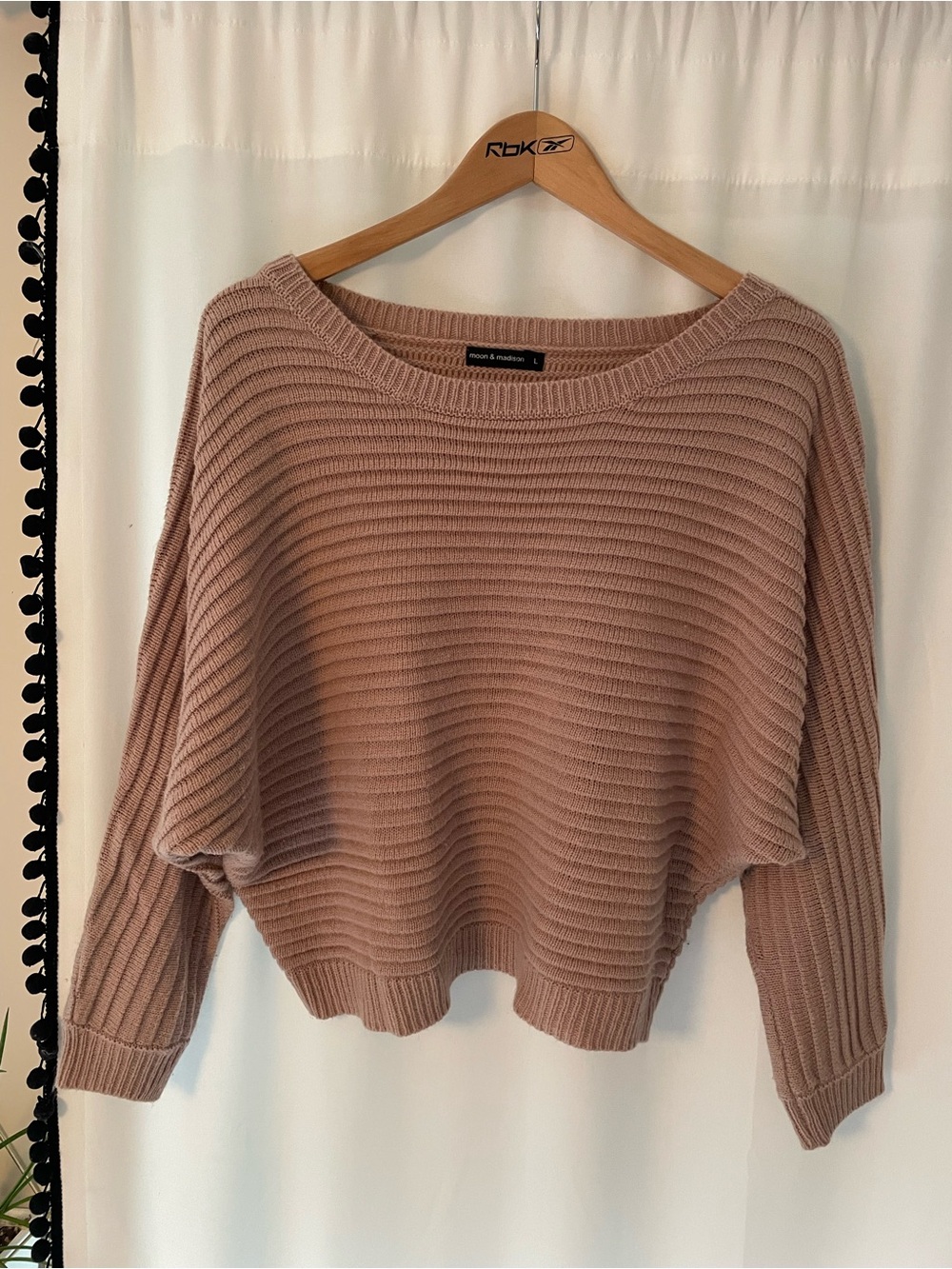 Moon & Madison Anthropologie pink sweater women’s L large slouchy sleeve